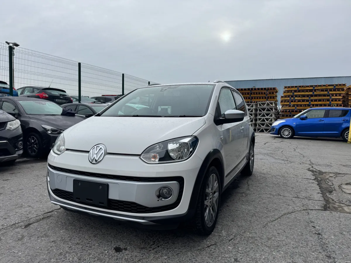 2016 Volkswagen Cross Up 1.0 Automatic - Image 1