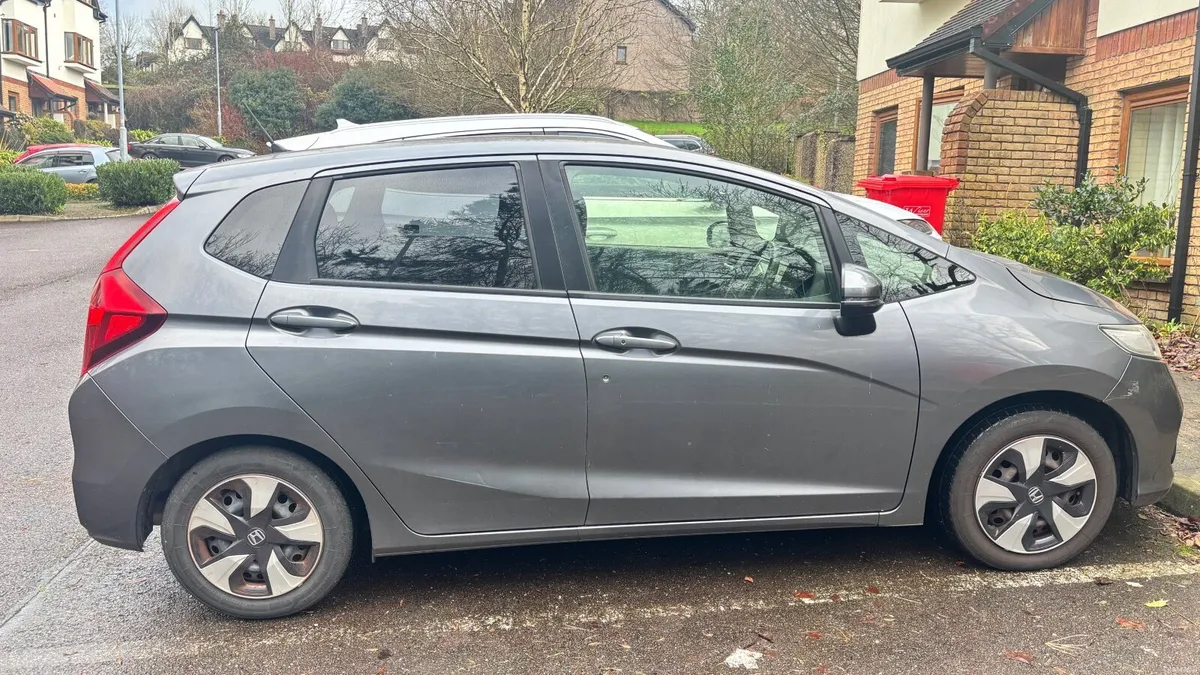 Honda Fit 2019 cruise control with extra screen - Image 4