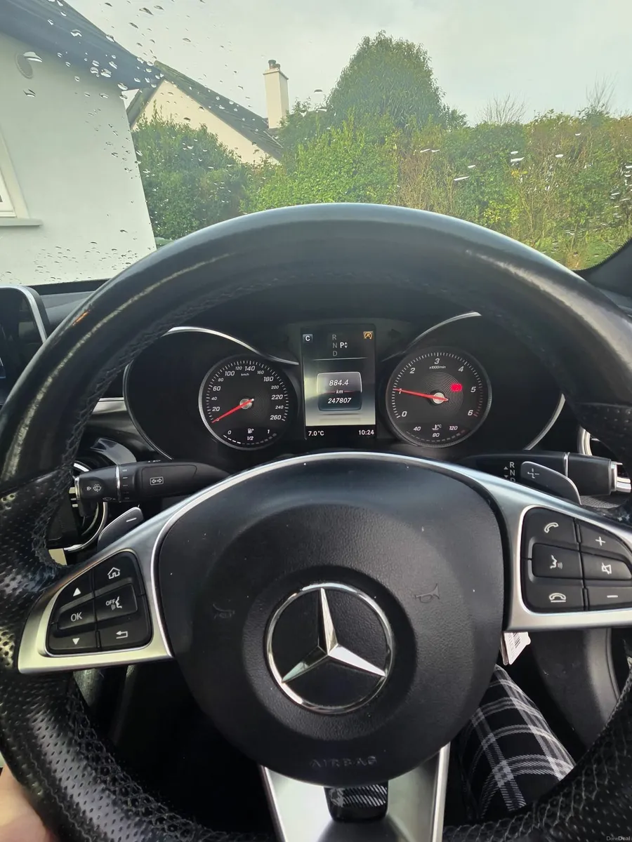 Mercedes-Benz C-Class 2017 - Image 4