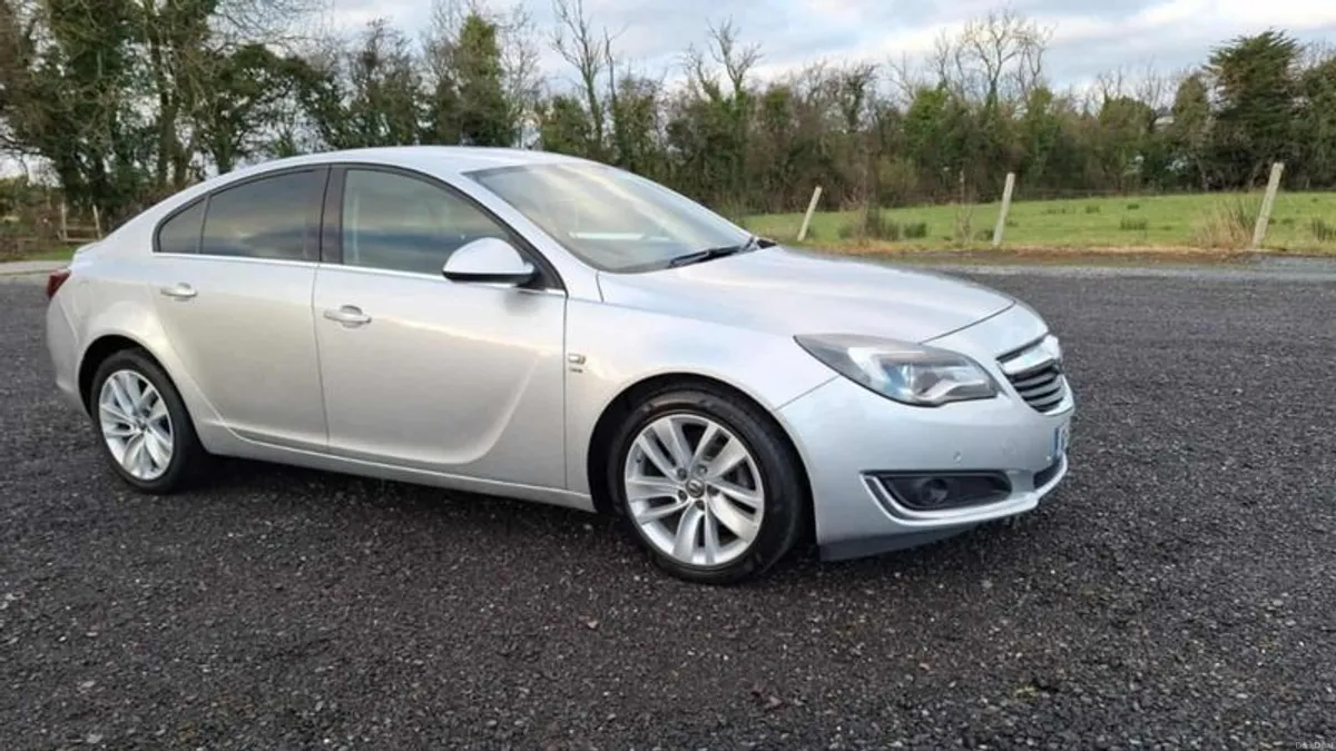 2016 Vauxhall Insignia - Image 1