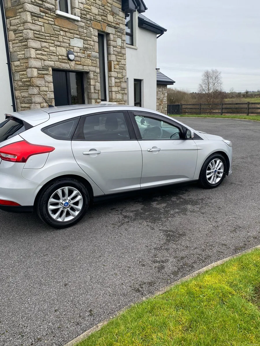 Ford Focus - Image 2