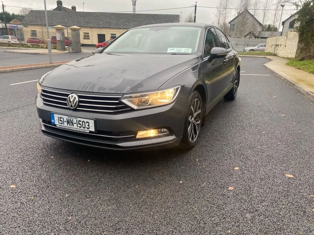 2015 Volkswagen Passat - Image 2