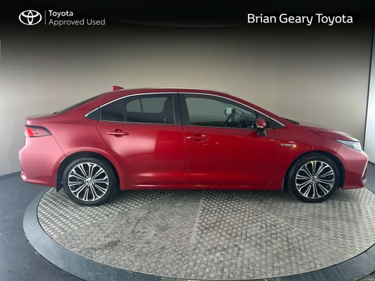 Toyota Corolla LunaSport Hybrid Saloon - Image 3