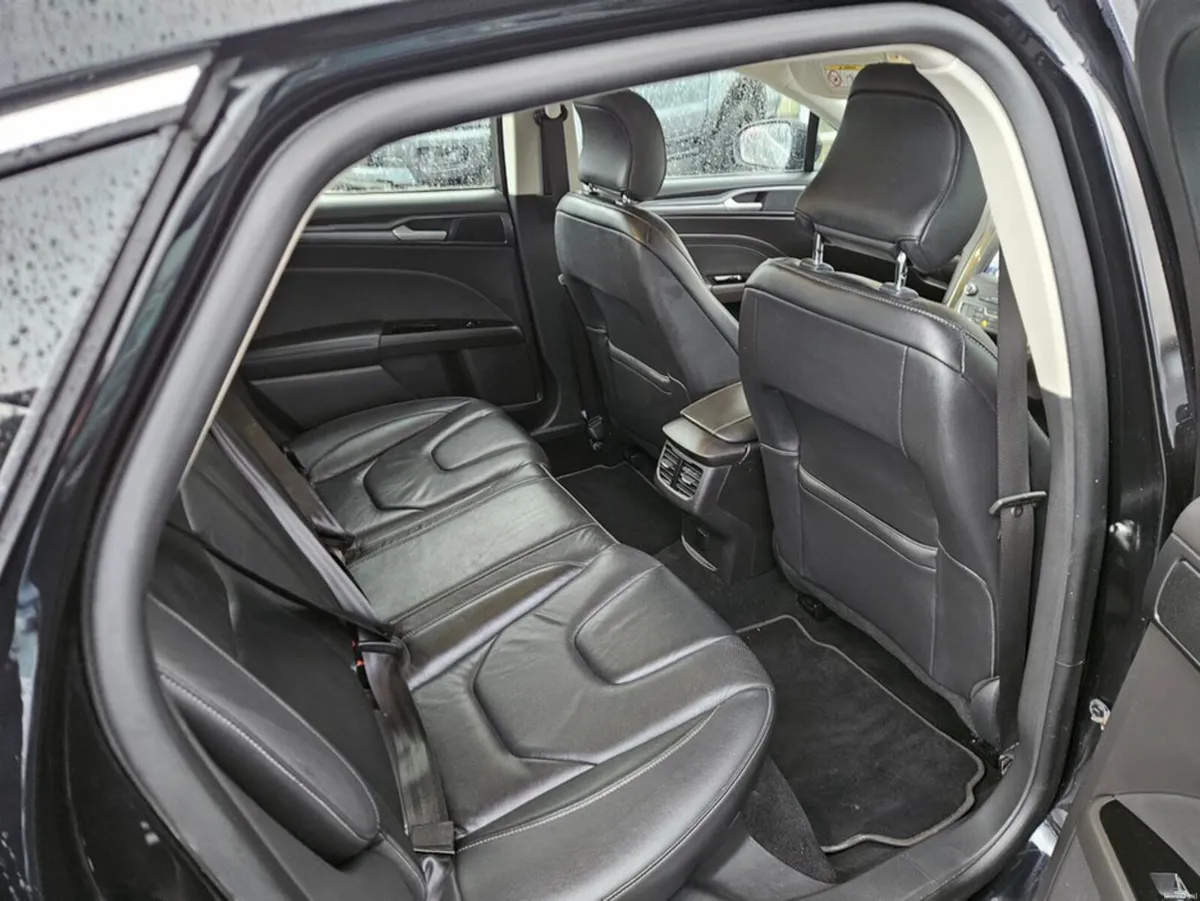 Ford Mondeo Titanium 5D 2.0TD150 S6.2 M6 4 - Image 4