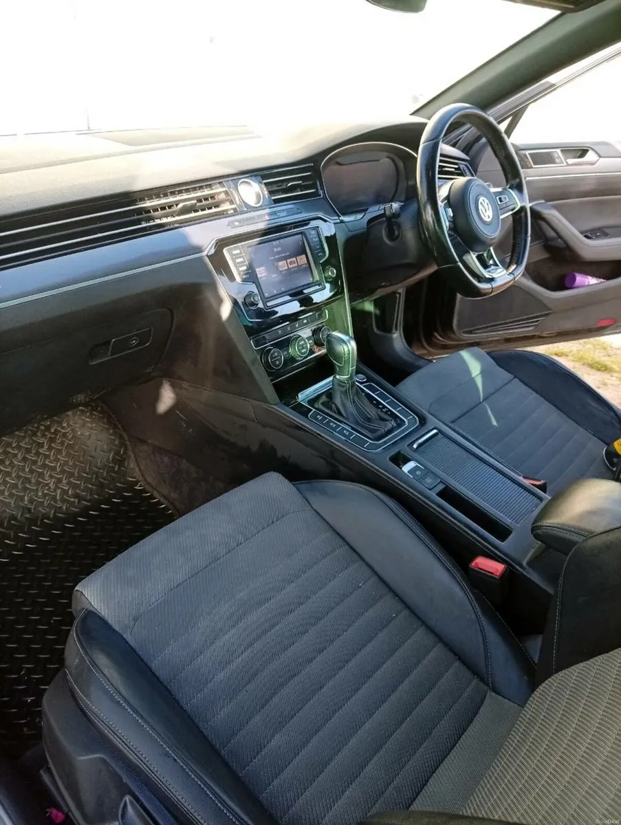 VW Passat 2l  190 bhp dsg r line - Image 2