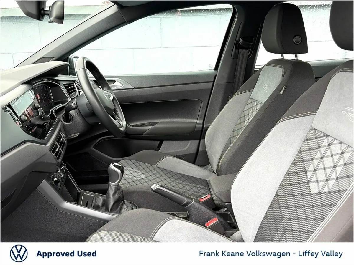 Volkswagen Polo R-LINE 1.0 TSI 95HP *DEEP BLACK* * - Image 4