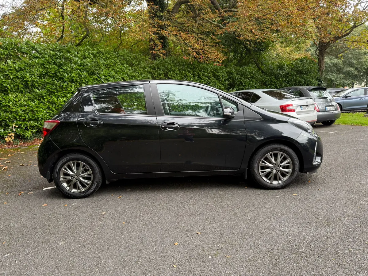 201 Toyota Yaris  1.0 - Image 3