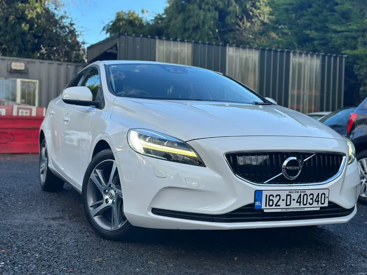 VOLVO V40 2016 1.5 PETROL AUTOMATIC - Image 1