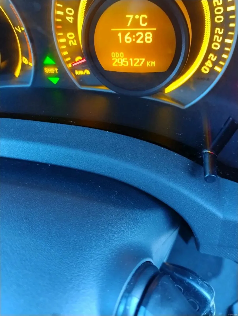 Toyota Auris 1.4 Petrol  NCT 02/27 - Image 5