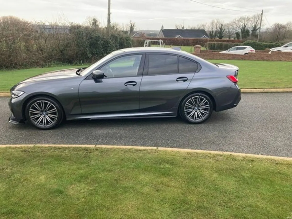 BMW 318D M SPORT *KITTED*NAV*REVERSE CAMERA* - Image 4