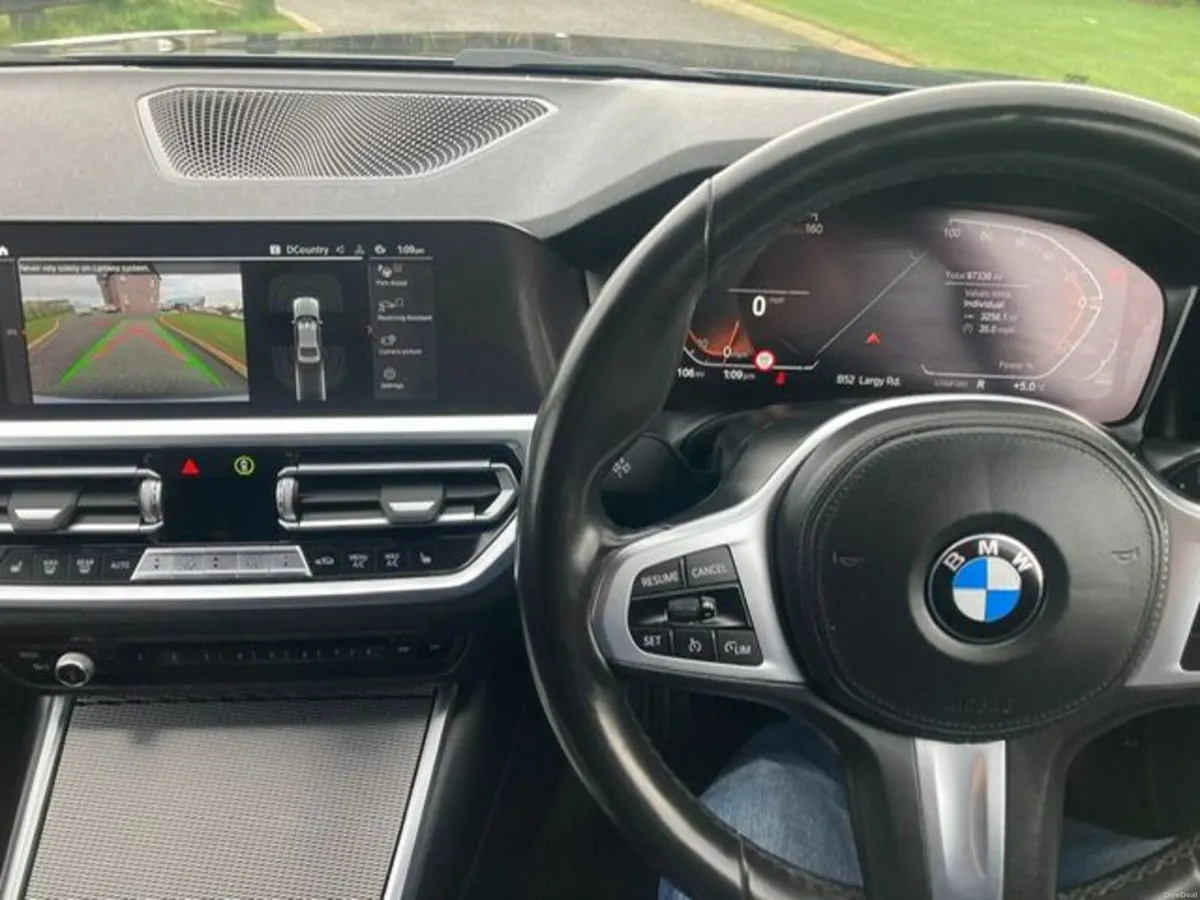 BMW 318D M SPORT *KITTED*NAV*REVERSE CAMERA* - Image 2