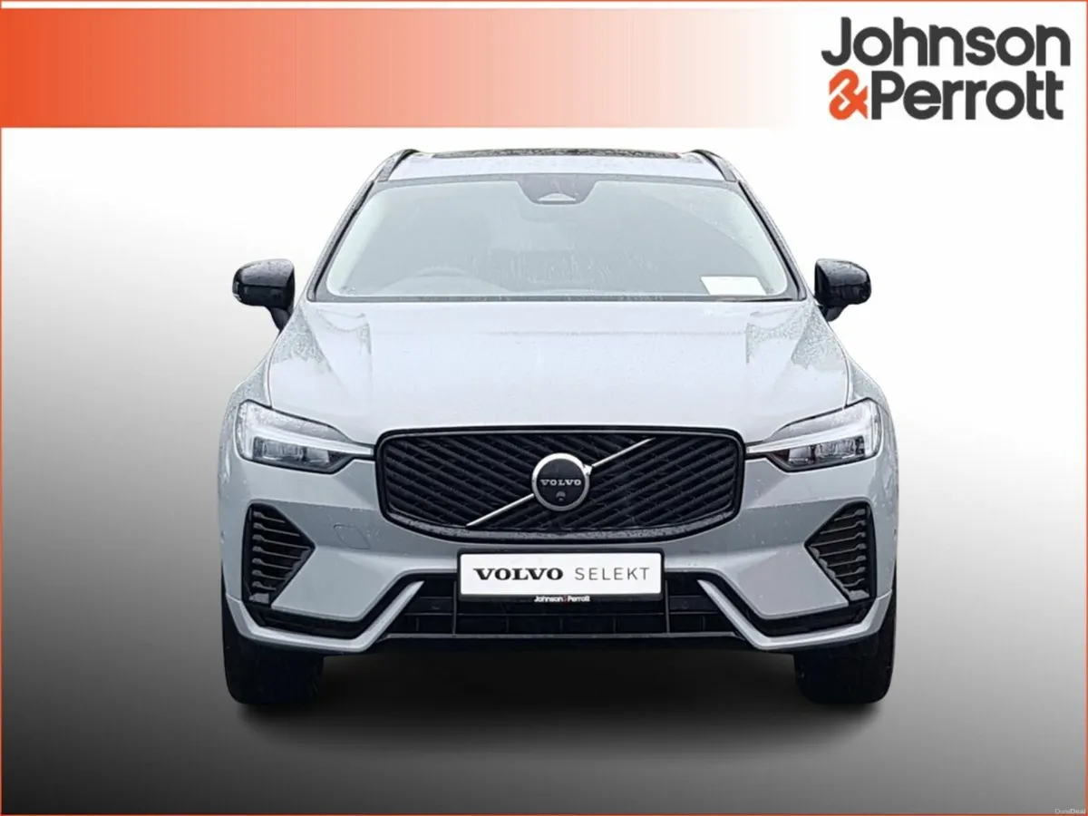 Volvo XC60 T6 350bhp AWD PHEV Plus Dark (Panoramic - Image 4