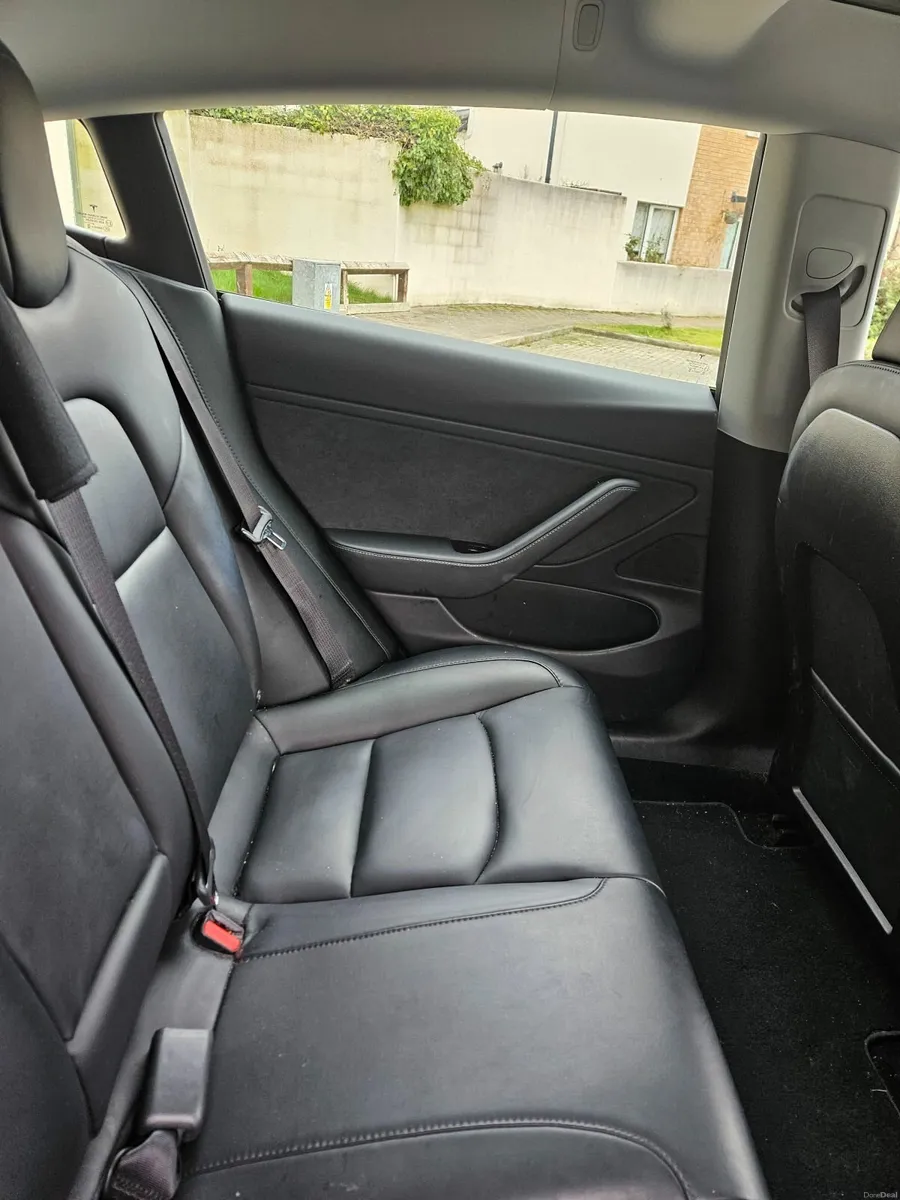 Tesla Model 3 2019 - Image 3