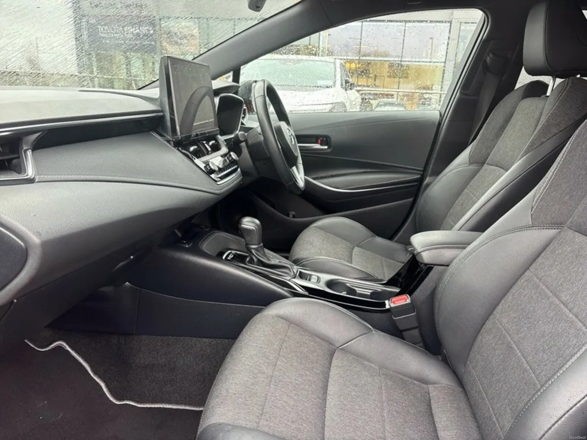 Toyota Corolla LUNA SPORT HB 4DR AUTO - Image 6