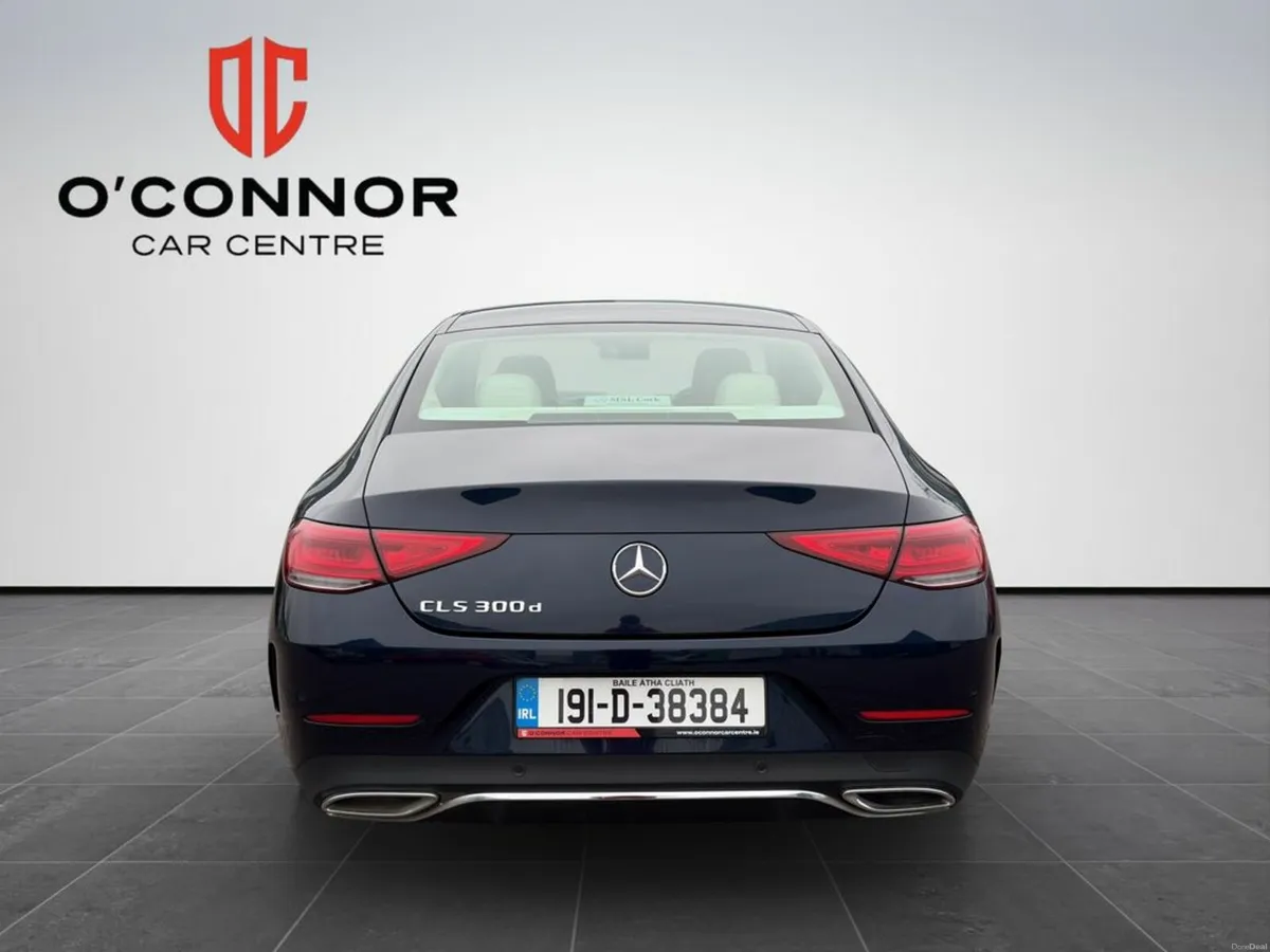 Mercedes-Benz CLS "Blue beauty outside, white luxu - Image 4