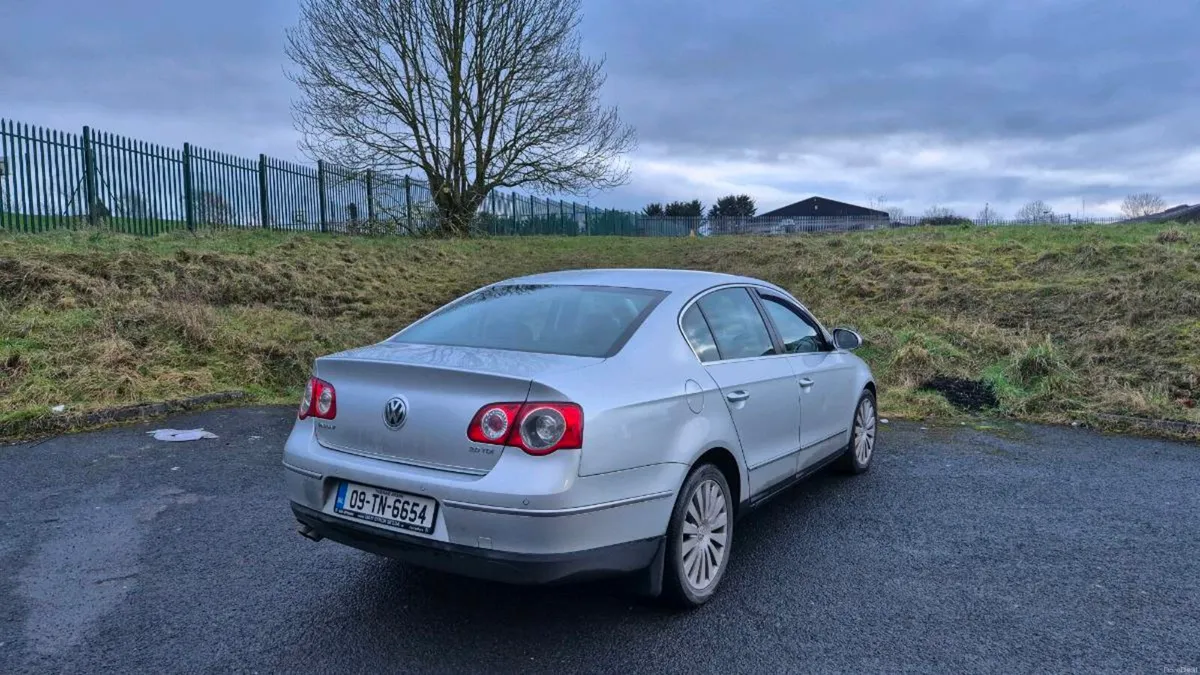 Vw passat 2.0 tdi 2009year - Image 2