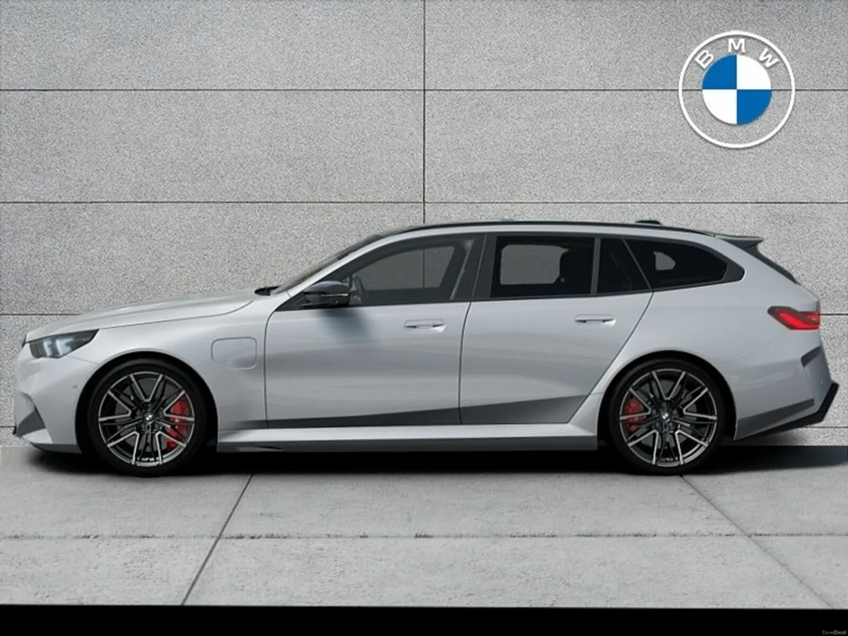 BMW M5 Touring - Image 2