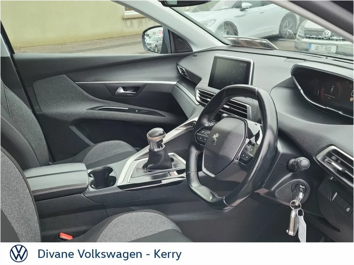 Peugeot 5008 ACTIVE 1.5 DIESEL 130BHP 7 SEATER - Image 4