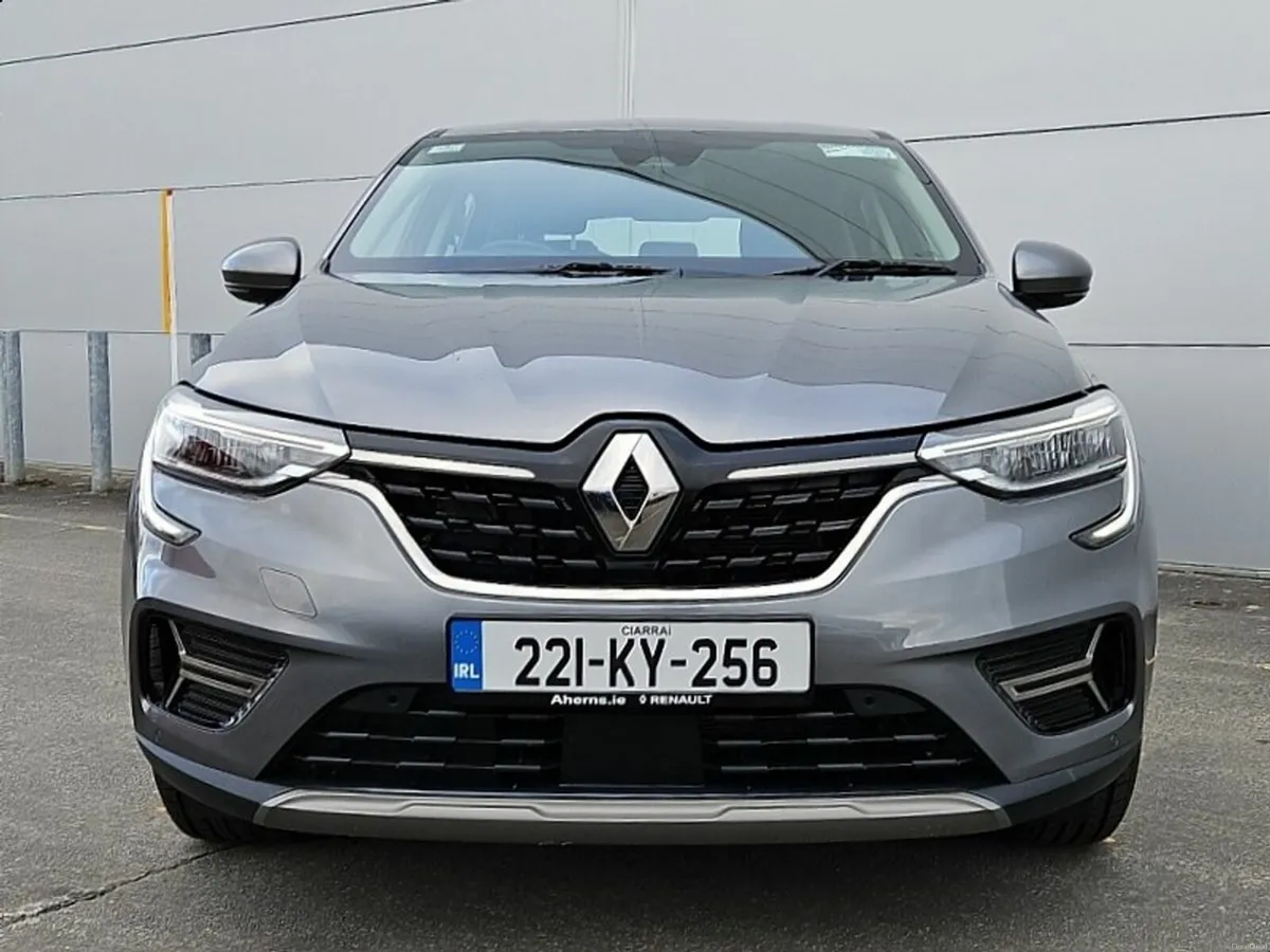 Renault Arkana ICONIC E-TECH HYBRID 145 AUTO - Image 2