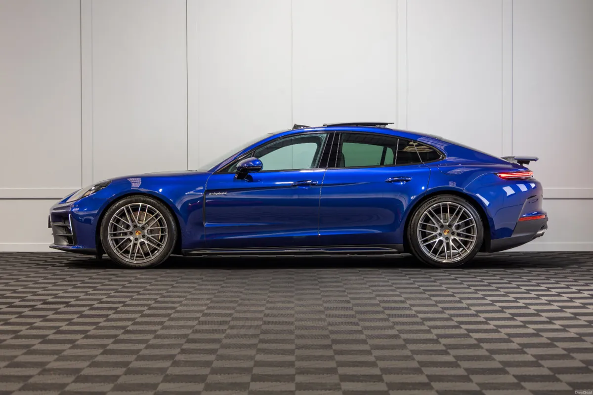 252 Porsche Panamera 4 E-Hybrid - Image 3
