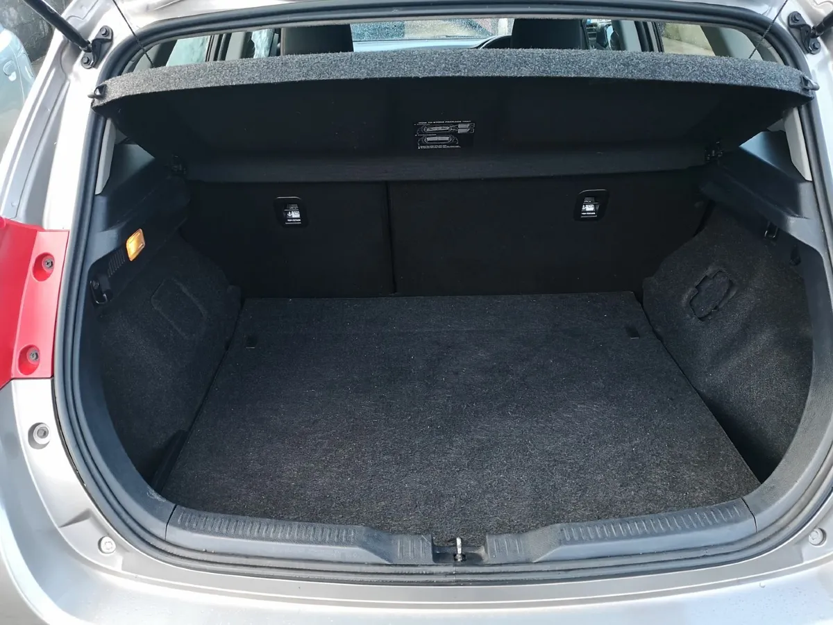 Toyota Auris 2014 - Image 3