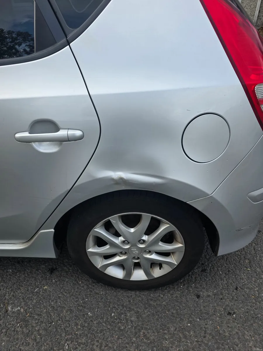 Hyundai i30 2011 - Image 2