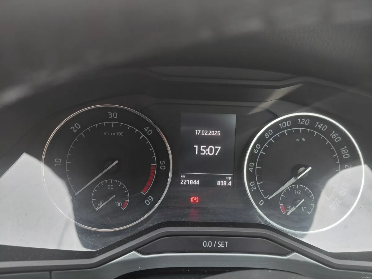 Skoda Superb 2017 - Image 4