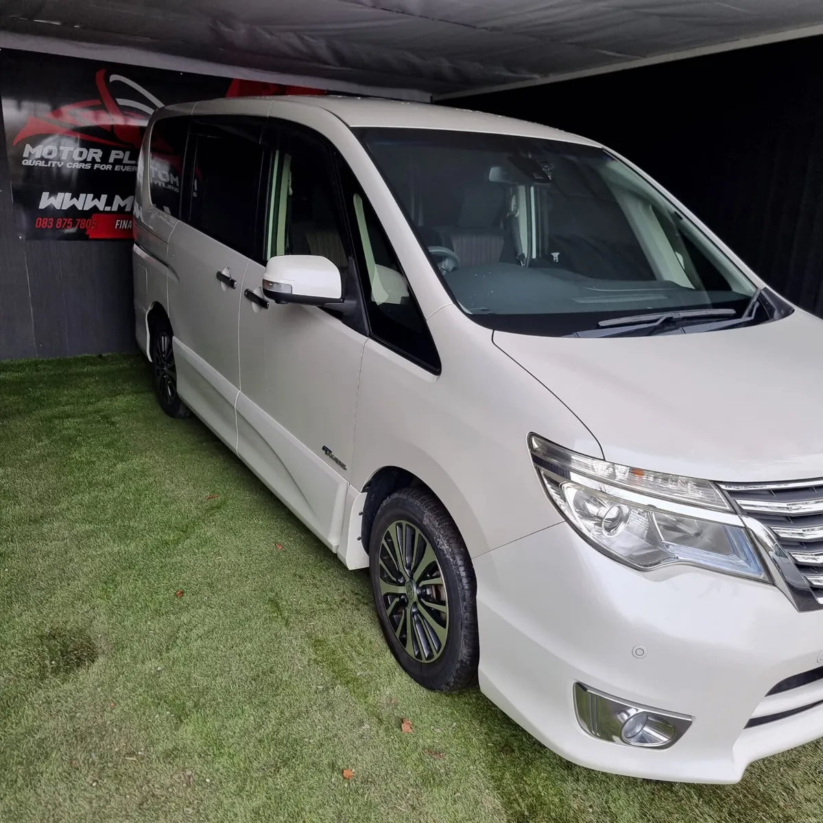 2014 Nissan Serena Automatic - Image 2