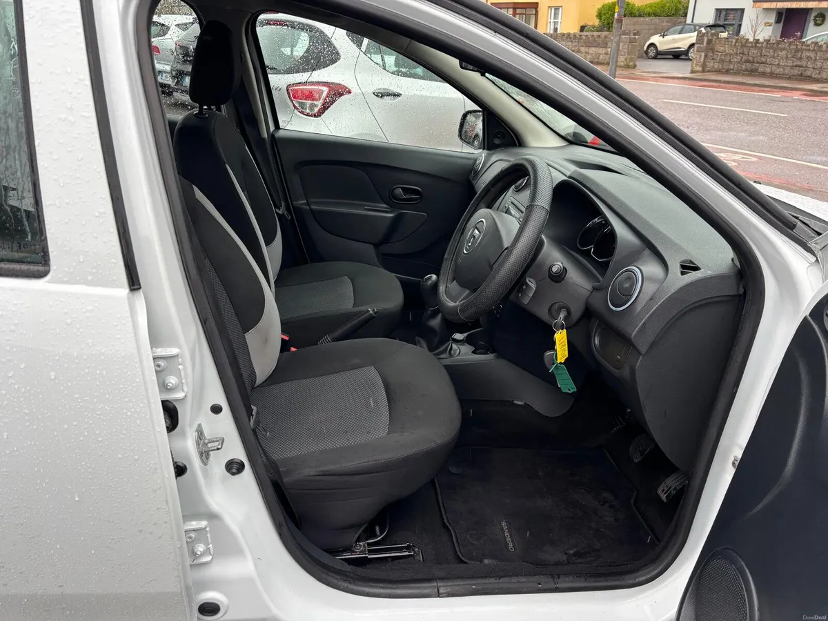 Dacia Sandero 2015  1.5DCI DIESEL - Image 3