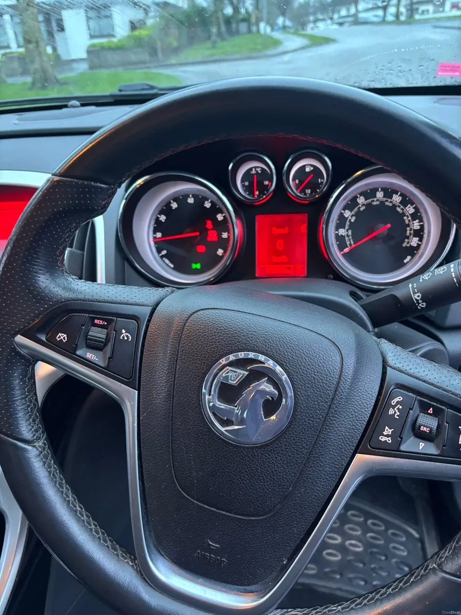 Vauxhall Astra 2012 1.6 petrol - Image 3