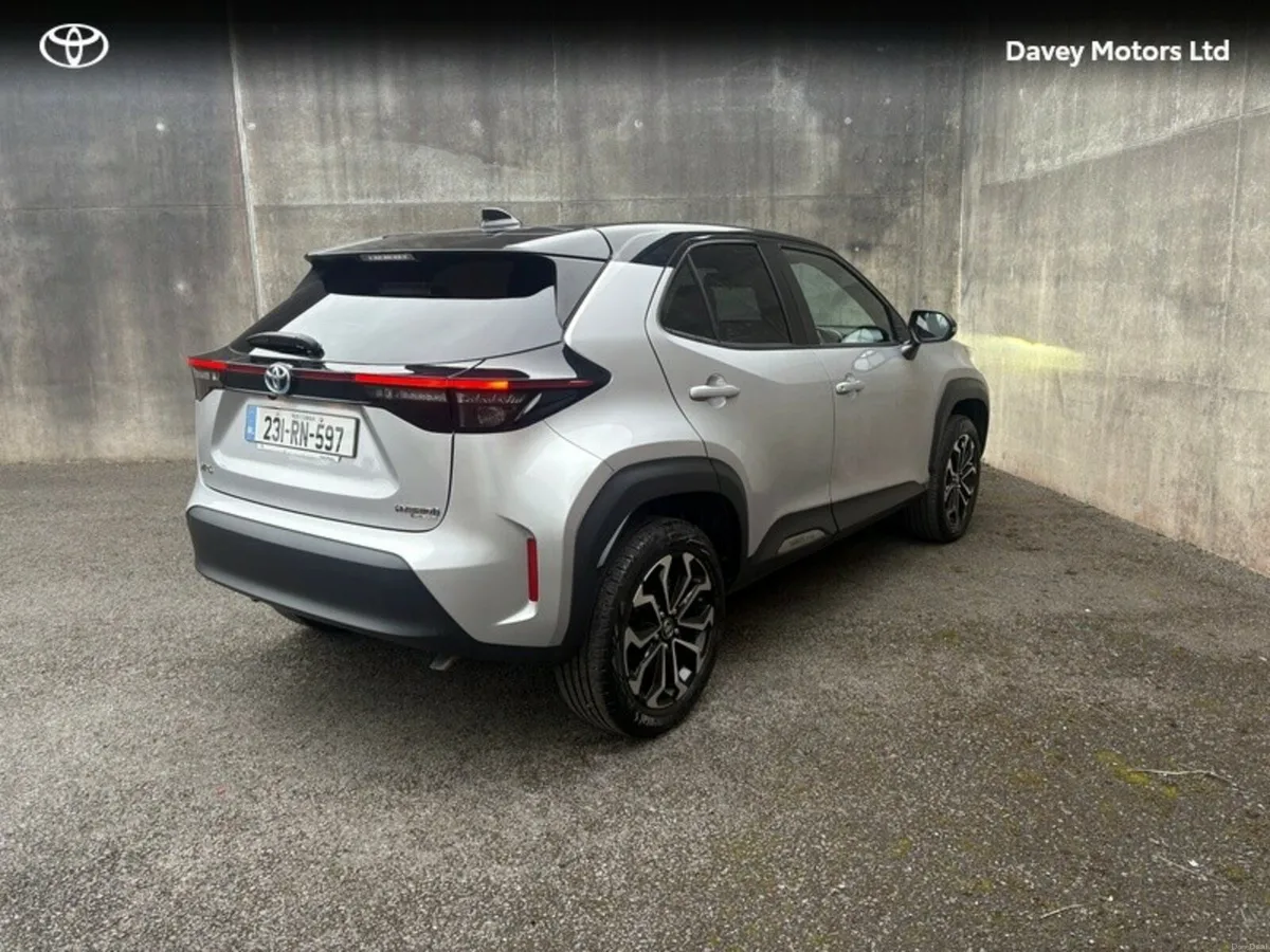 Toyota Yaris Cross CR CROSS LUNA SPORT 4DR AUTO - Image 2