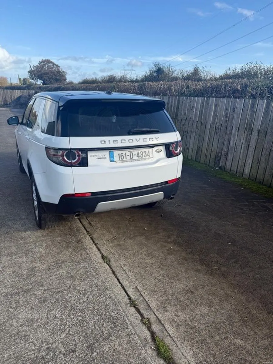 2016 Land Rover Discovery Sport - Image 2