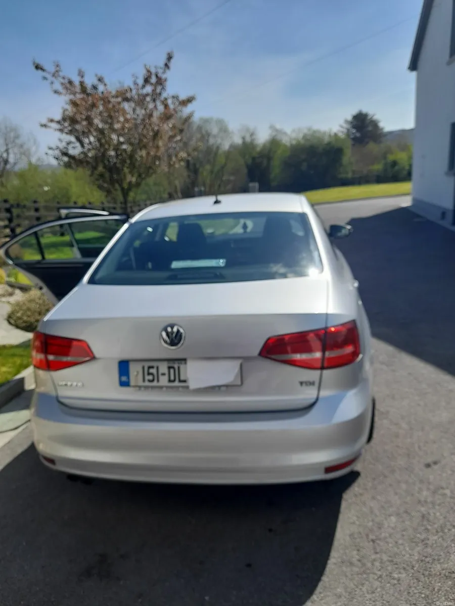Volkswagen Jetta 2015 - Image 3