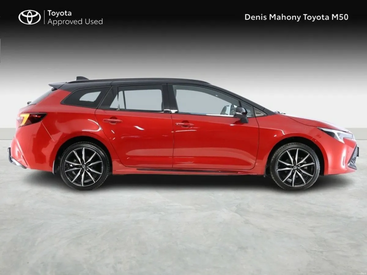 Toyota Corolla Touring Sports GR Sport Hybrid - Image 3