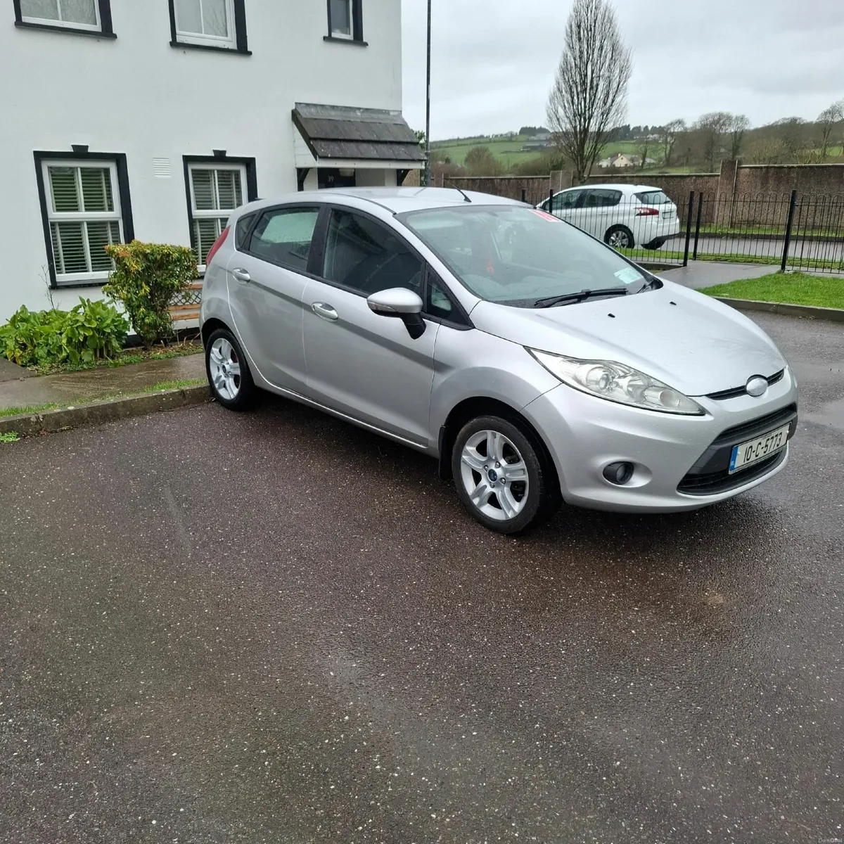 Ford Fiesta 2010 - Image 2