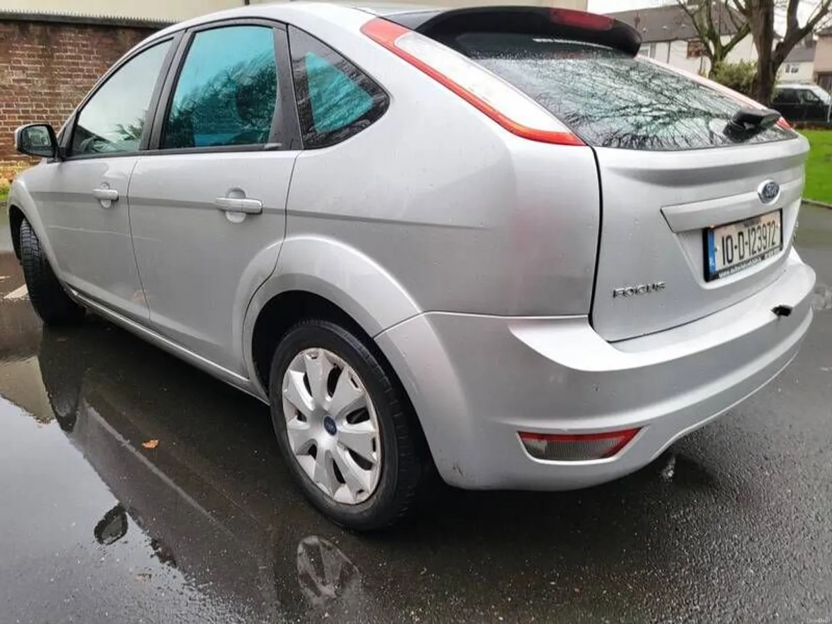 2010 Ford Focus - Image 4