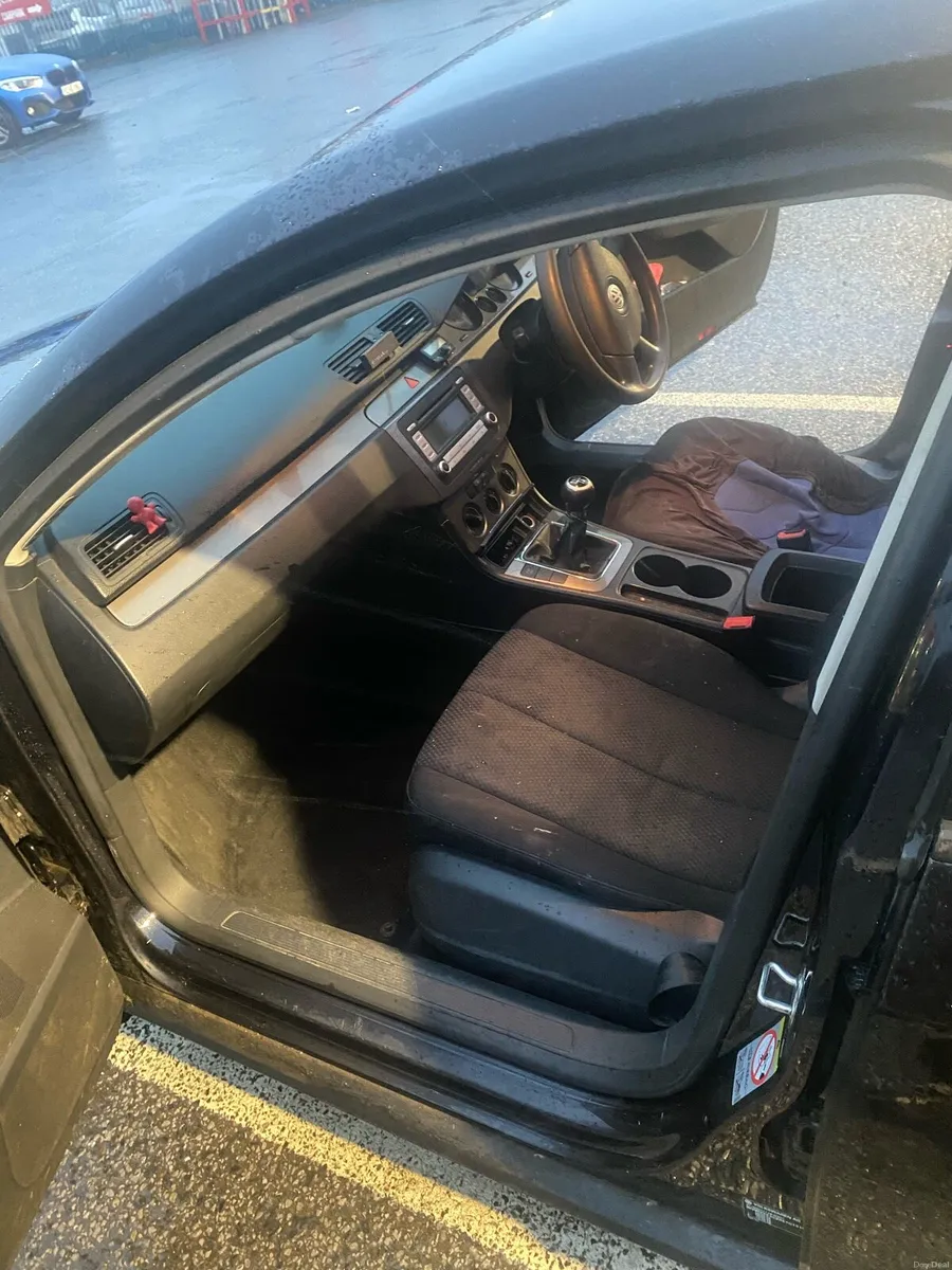 Volkswagen Passat b6 - Image 4