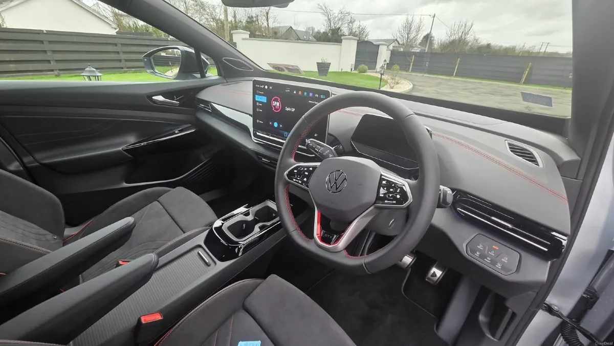 Volkswagen ID.5 2025 GTX Plus 340HP AWD - Image 2