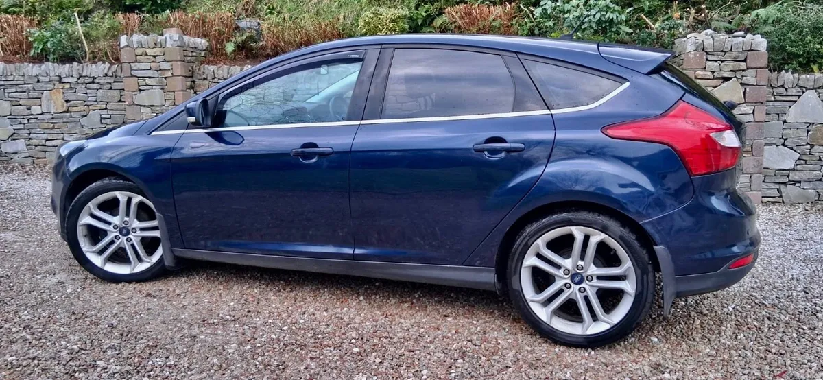 Ford Focus 2011 - Image 3
