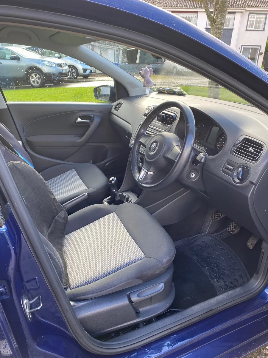 Volkswagen Polo 2014 - Image 2