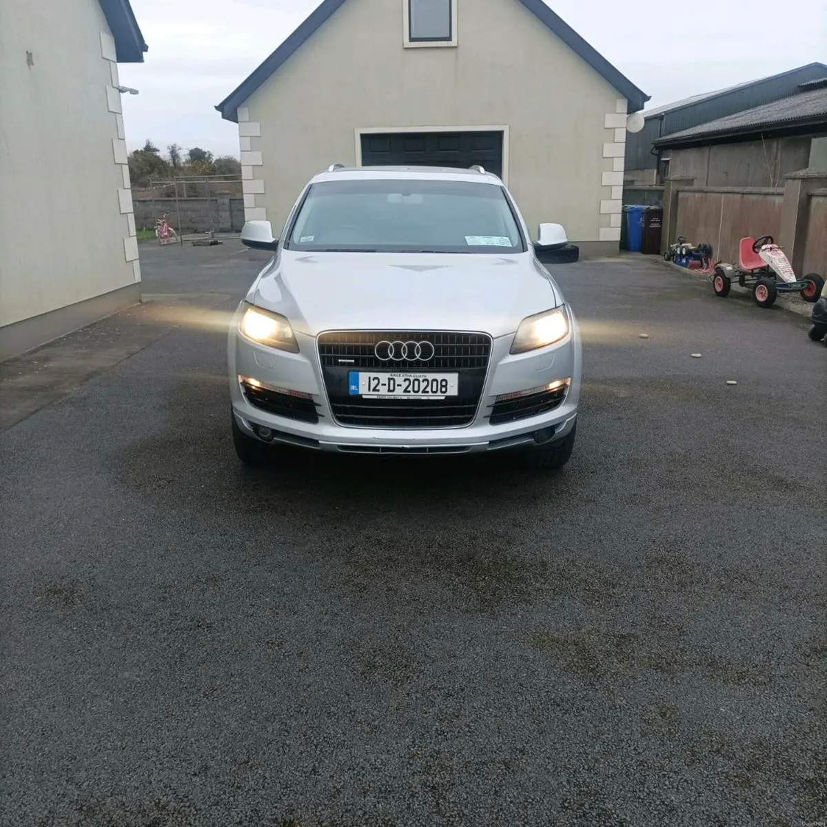 Audi Q7 seven seater - Image 4