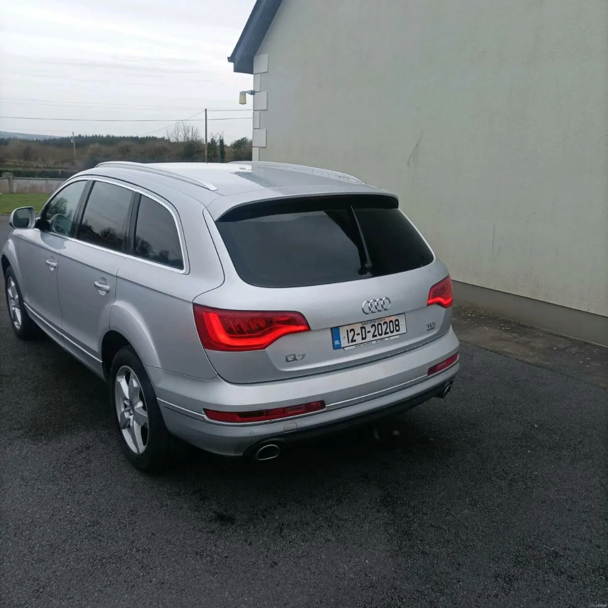Audi Q7 seven seater - Image 2