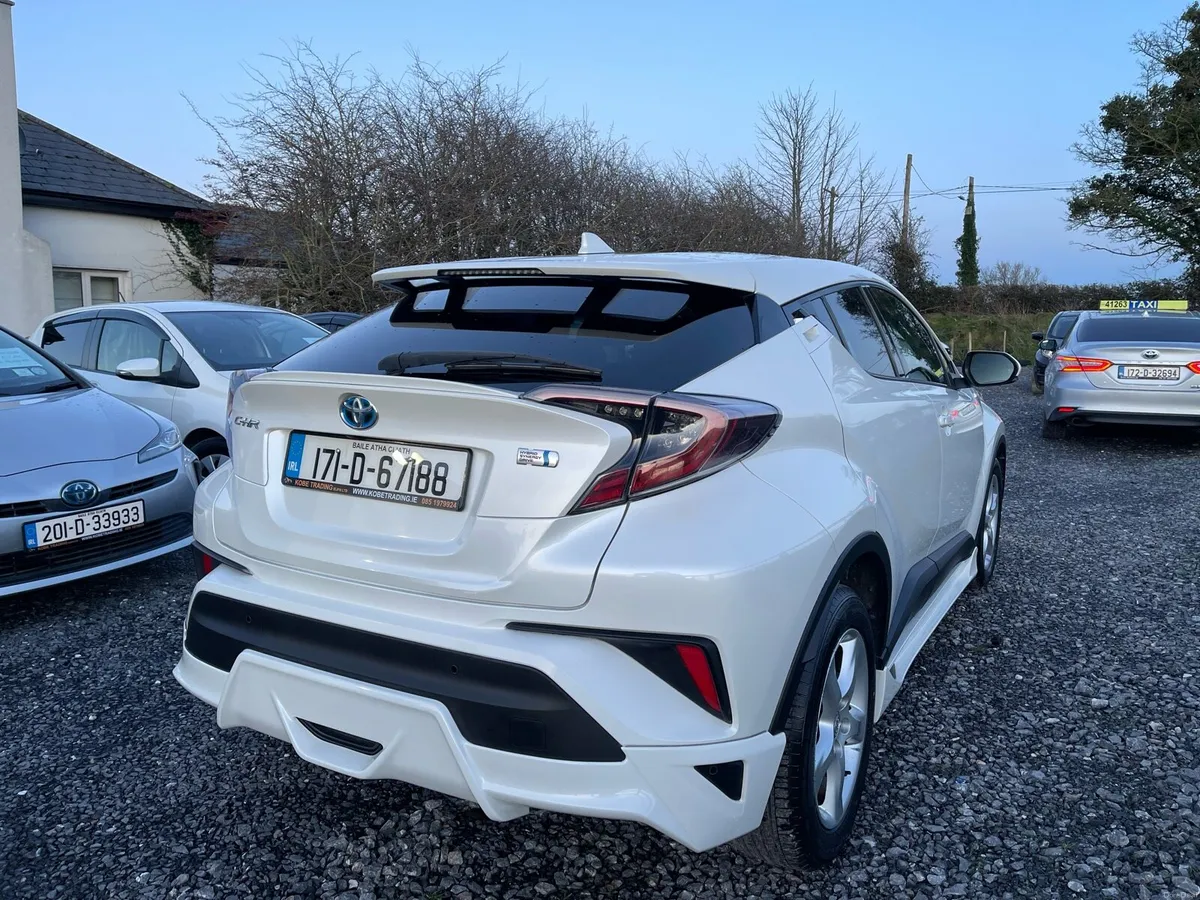 Toyota C-HR 2017🚗 Excellent condition - Image 4