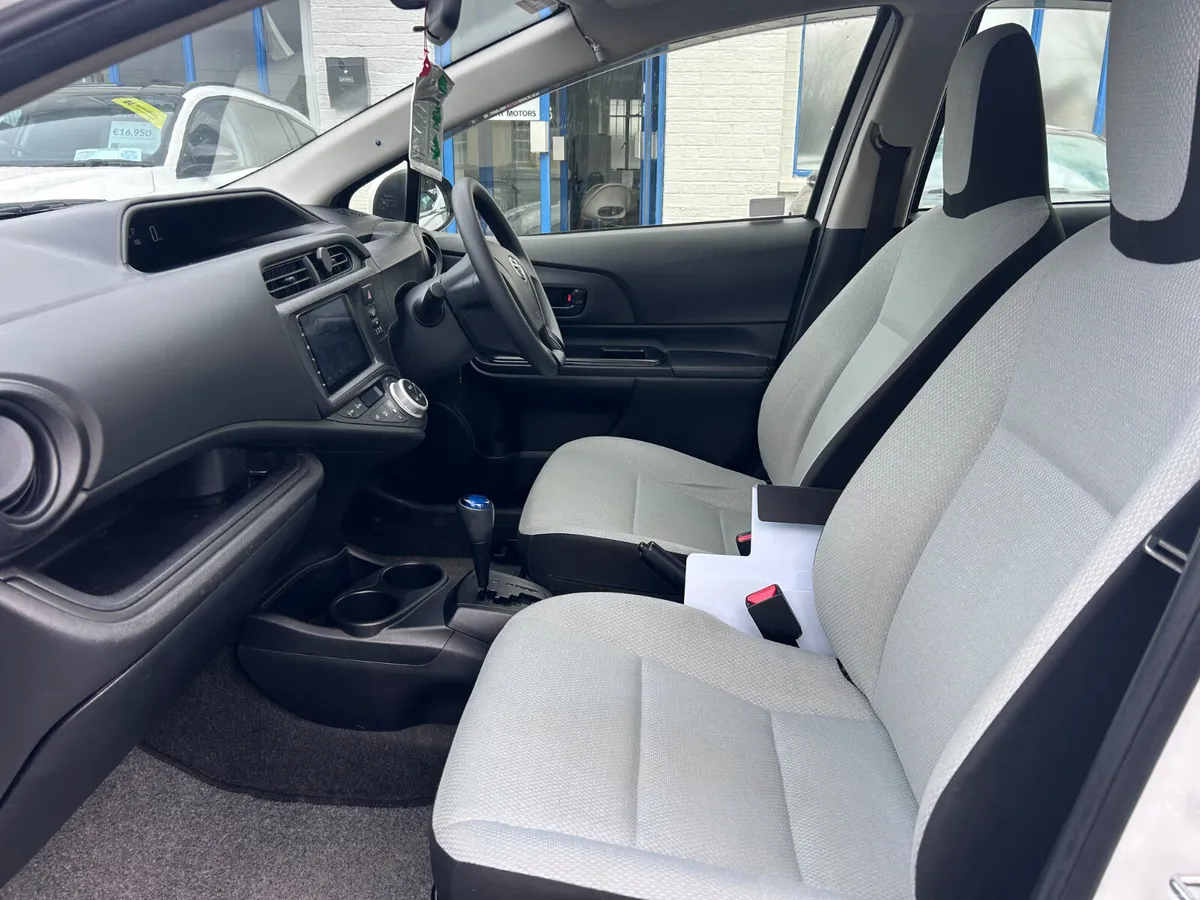 2015 TOYOTA AQUA 1.5 PETROL HYBRID AUTO LOW KMS - Image 4