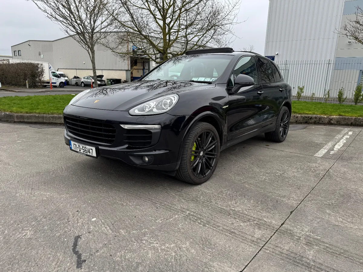2017 Porsche Cayenne S 3.0 e-hybrid 416 hp - Image 1