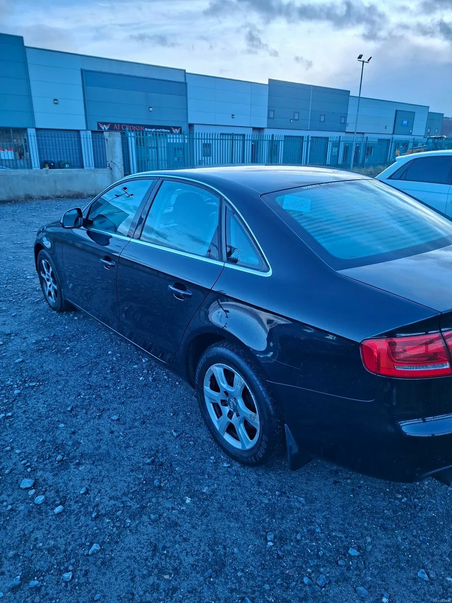 Audi A4 2009 - Image 2