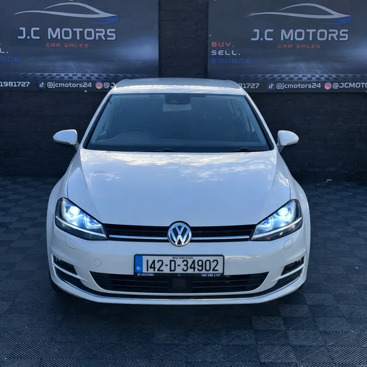 142 VW Golf Highline (Automatic) - Image 2