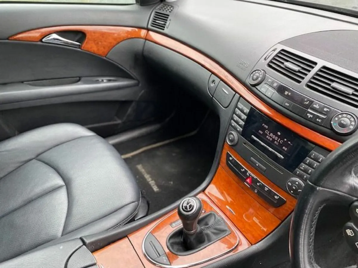 Mercedes-Benz E-Class 2008 - Image 4