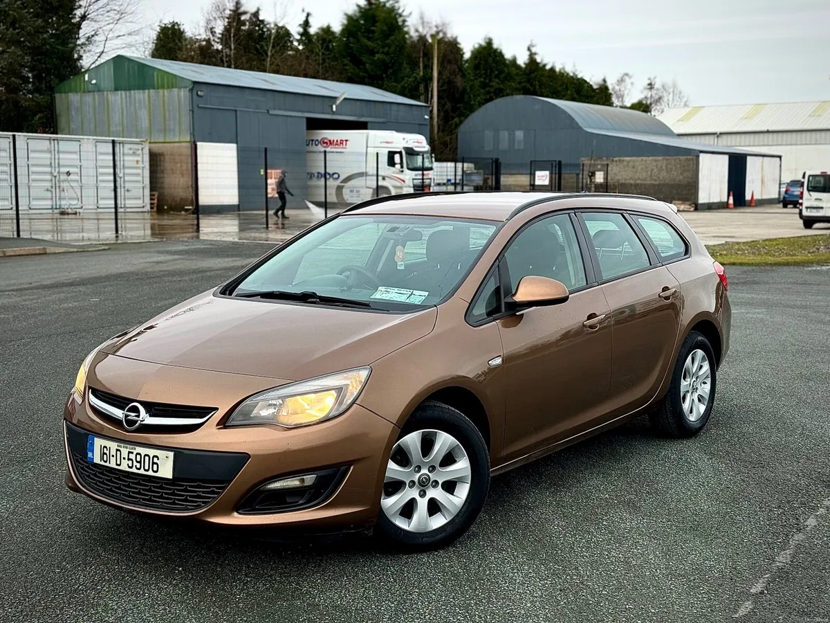 Opel Astra 2016-new NCT -tax - 1.6 diesel - estate - Image 1