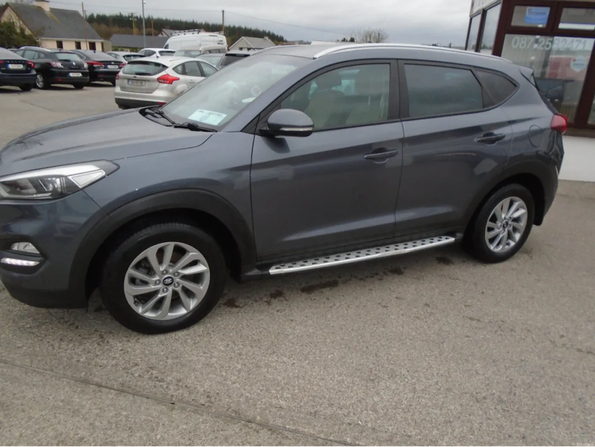 Hyundai Tucson 1.7 EXECUTIVE 5DR - Image 4